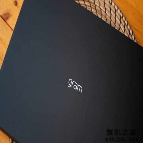 好物推荐！2022年5款最佳笔记本电脑：性能和颜值都不赖