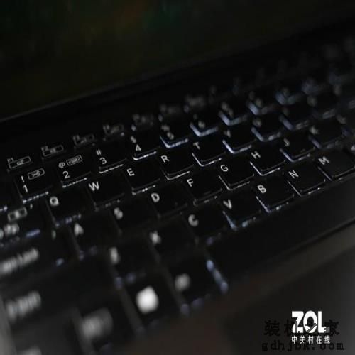 999克全碳纤维机身 VAIO Z 2021旗舰商务本评测