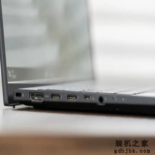 安全和极致轻薄兼顾！990g华硕破晓Air 14英寸商务本评测