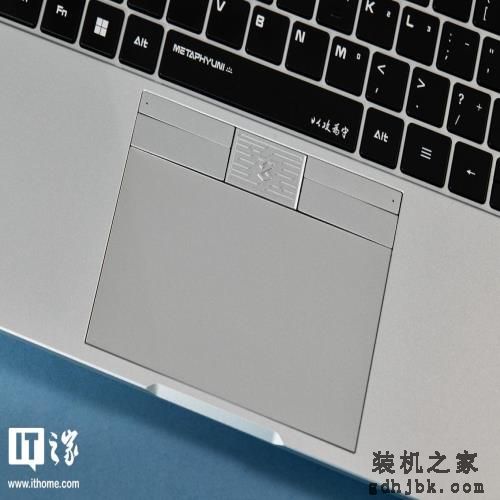 玄派侠氪商务轻薄本评测：定制BIM全面屏，内置无线蓝牙耳机
