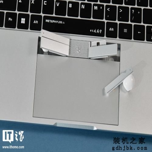 玄派侠氪商务轻薄本评测：定制BIM全面屏，内置无线蓝牙耳机