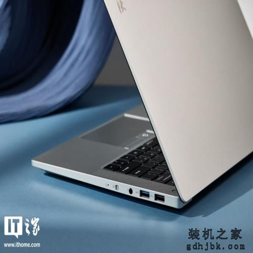 玄派侠氪商务轻薄本评测：定制BIM全面屏，内置无线蓝牙耳机