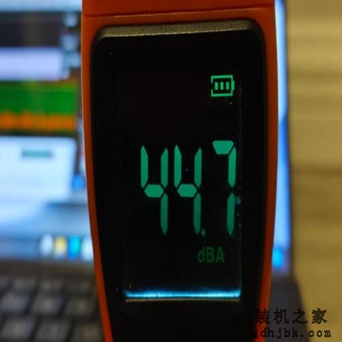 安全和极致轻薄兼顾！990g华硕破晓Air 14英寸商务本评测