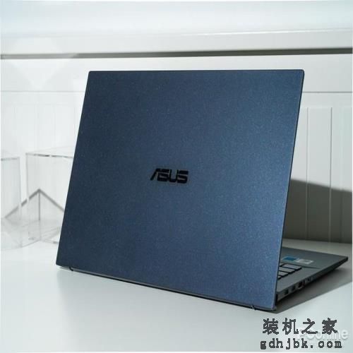 极致便携的代价是什么 不足1kg商务本的全面评测