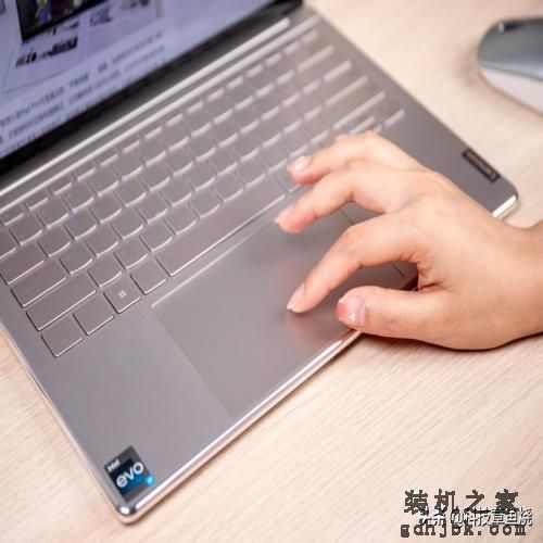 万元级轻薄本评测，高端商务本中的天花板