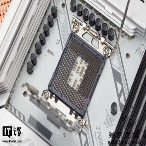 13代酷睿 i5-13600K 首发评测：单核超 i9-12900K，多核涨超 40%