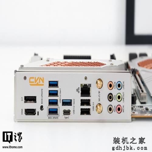 13代酷睿 i5-13600K 首发评测：单核超 i9-12900K，多核涨超 40%