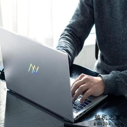 文能办公武能游戏 Z世代人群爆款本怎么选