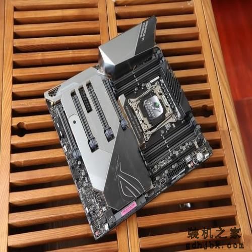地表最强的消费级处理器！Intel Core i9-7980XE评测