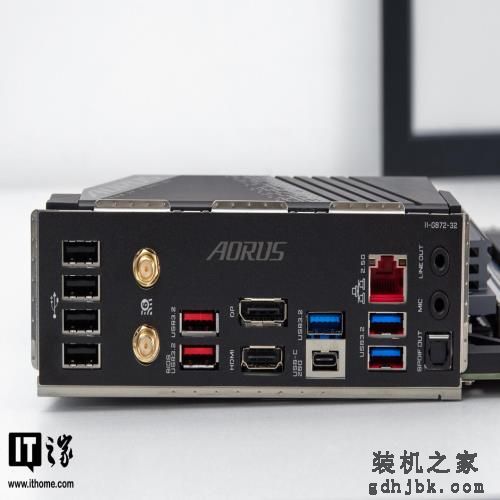 13 代酷睿 i9-13900K 首发评测：单核提升 15% 多核暴涨超 40%