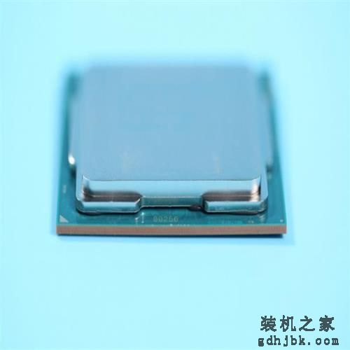 14纳米工艺的极限!i9-9900K首发评测:无可争议的性能王者 14纳米工艺的极限!i9-9900K首发评测:无可争议的性能王者