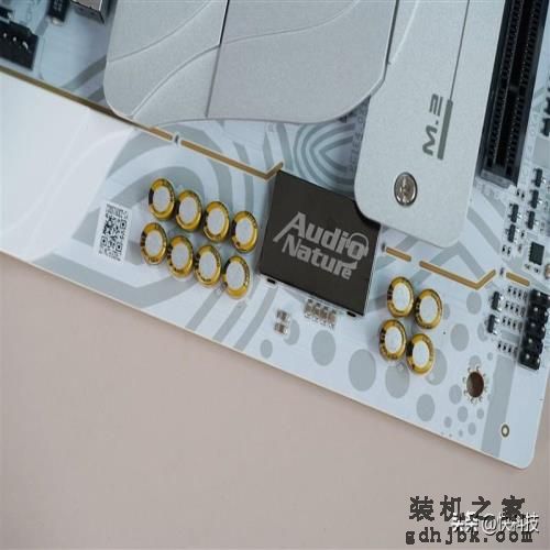 七彩虹iGame Z790D5 FLOW V20评测：酷睿i9满血释放 2K价位无对手