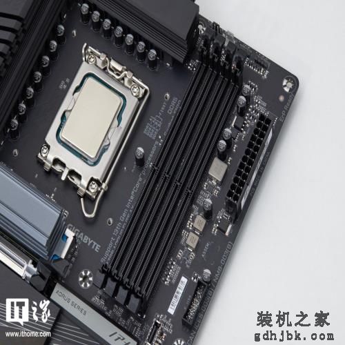 13 代酷睿 i9-13900K 首发评测：单核提升 15% 多核暴涨超 40%