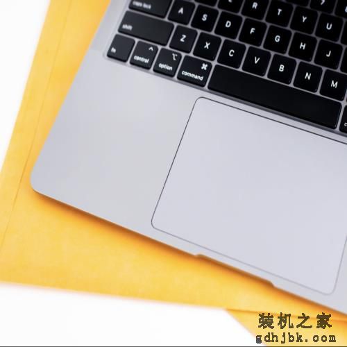 围观！苹果MacBook Air评测：近乎完美的商务笔记本电脑｜喜欢吗