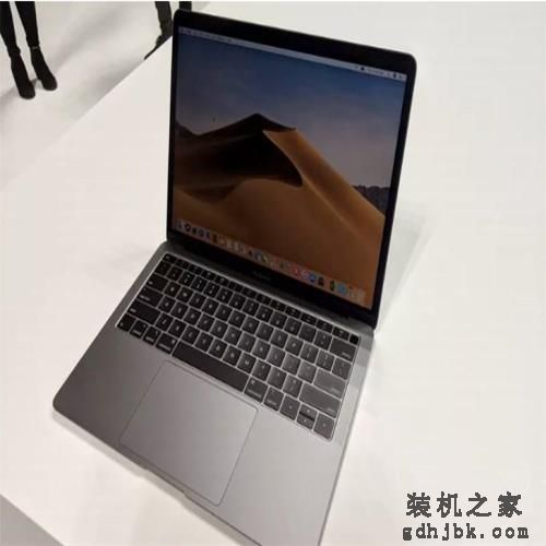 苹果全新MacBook Air上手体验：亮了