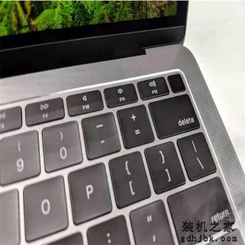 苹果全新MacBook Air上手体验：亮了