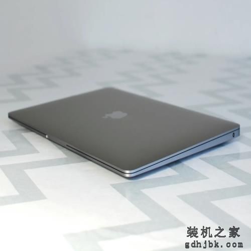 围观！苹果MacBook Air评测：近乎完美的商务笔记本电脑｜喜欢吗