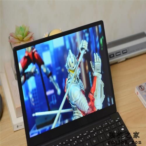 i7处理器+10.1英寸2K触控屏+真皮机身，国产“迷你型”轻薄本评测