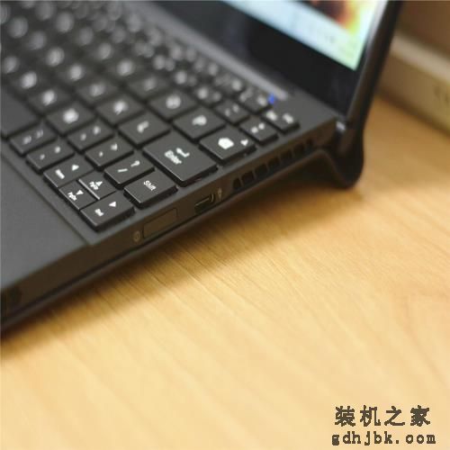 i7处理器+10.1英寸2K触控屏+真皮机身，国产“迷你型”轻薄本评测