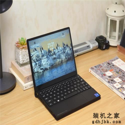 i7处理器+10.1英寸2K触控屏+真皮机身，国产“迷你型”轻薄本评测