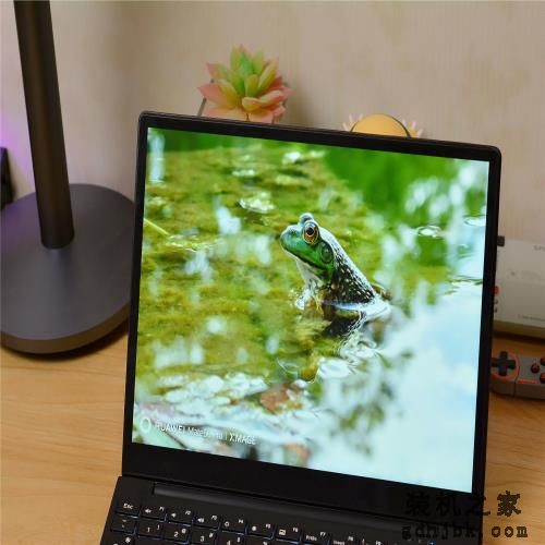 i7处理器+10.1英寸2K触控屏+真皮机身，国产“迷你型”轻薄本评测