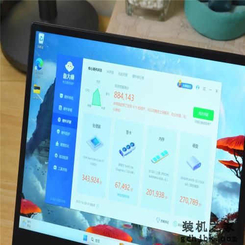 i7处理器+10.1英寸2K触控屏+真皮机身，国产“迷你型”轻薄本评测