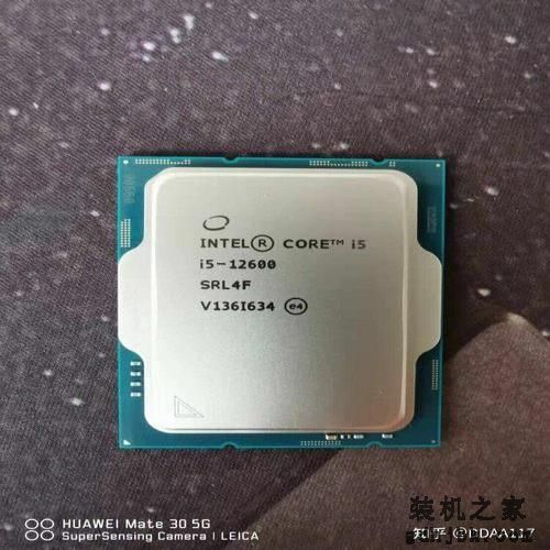 英特尔酷睿 i9-12900、i5-12600、i5-12500、i5-12400 实物曝光