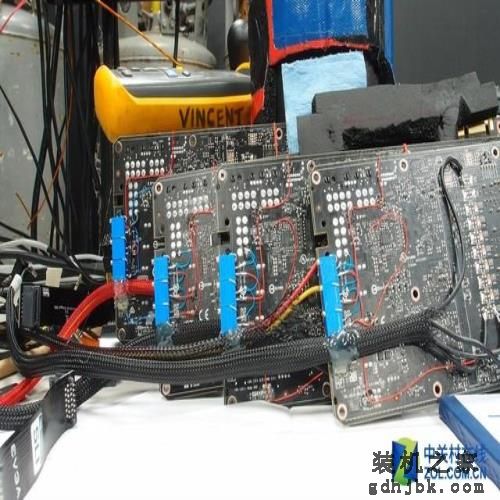 生怼TITAN X GTX 1080 Ti狂超至2.5GHz